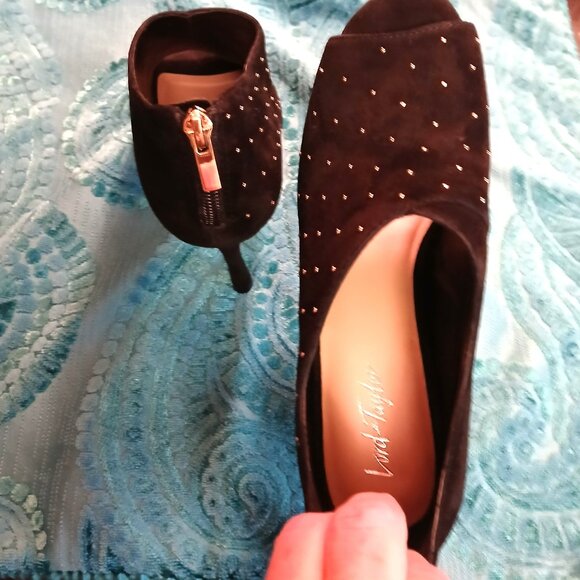 LORD & TAYLOR - Ankle Booties - Picture 3 of 9